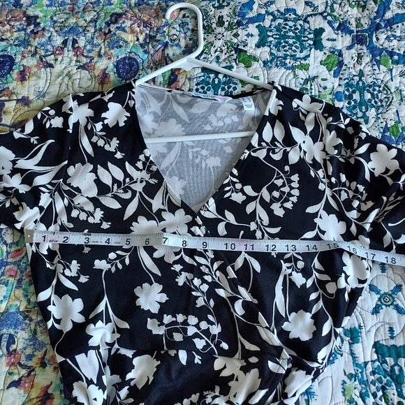 Isaac Mizrahi black and white faux wrap dress size small - Picture 7 of 8